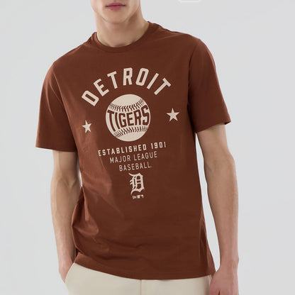 The model is wearing this MLB Graphic Detroit Tigers T-Shirt in brown. 3