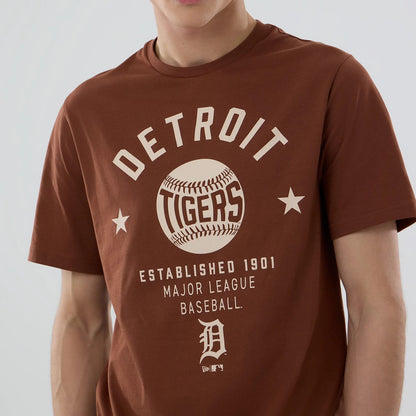 The model is wearing this MLB Graphic Detroit Tigers T-Shirt in brown. 2