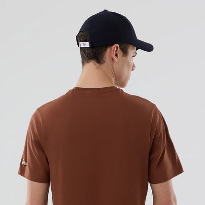The model is wearing this MLB Graphic Detroit Tigers T-Shirt in brown. 7
