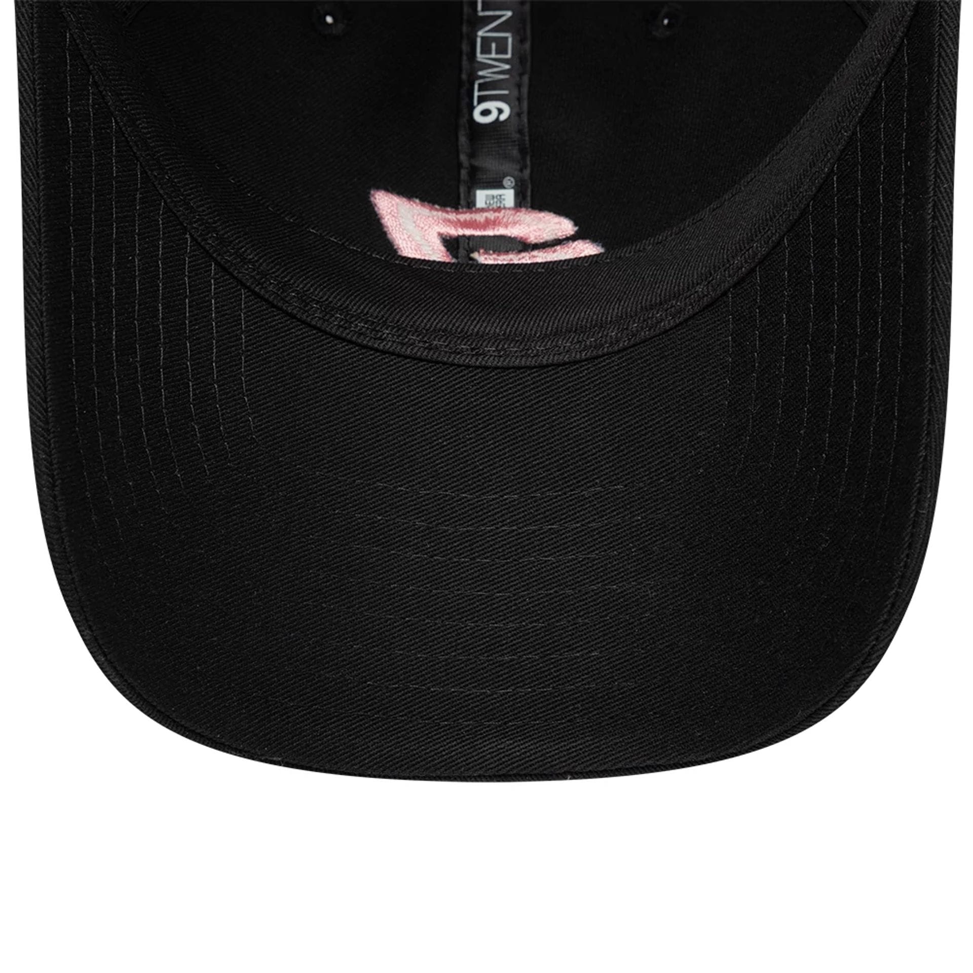 Pictured is this Alex Albon Atlassian Williams F1 Team 9TWENTY cap in black. 6
