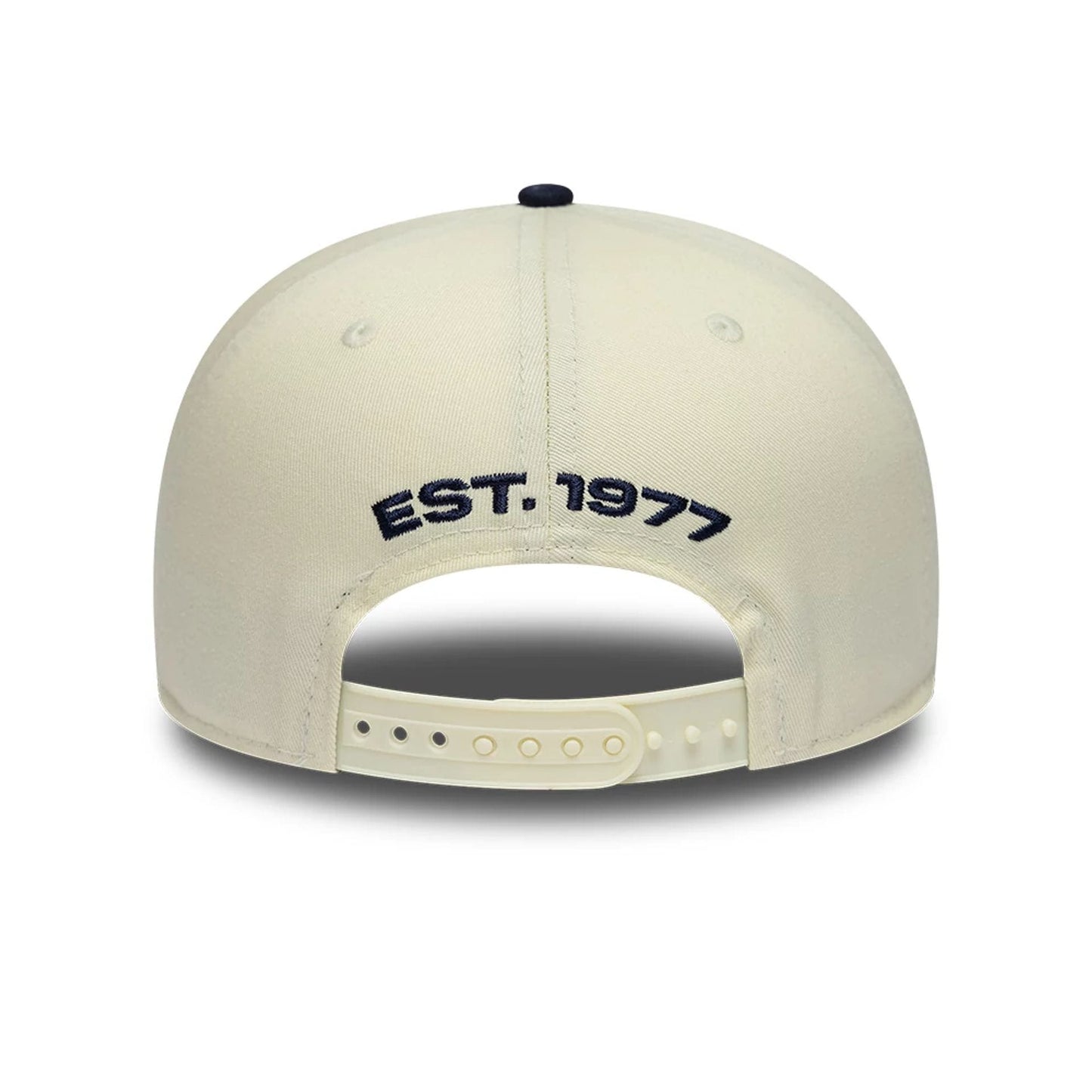 Pictured is this New Wave Atlassian Williams F1 Team Retro Crown 9FIFTY cap in Cream. 4