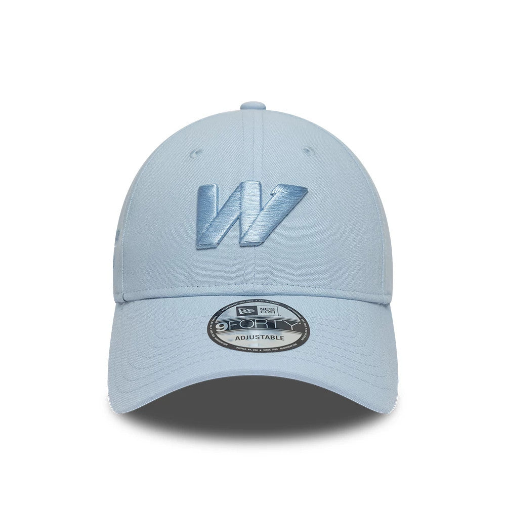 Williams New Wave Linen Pastel Blue New Era 9FORTY Adjustable Cap, front view showing a large raised W logo embroidered centrally on the structured pastel blue crown, with a curved pastel blue visor and a 9FORTY size sticker.