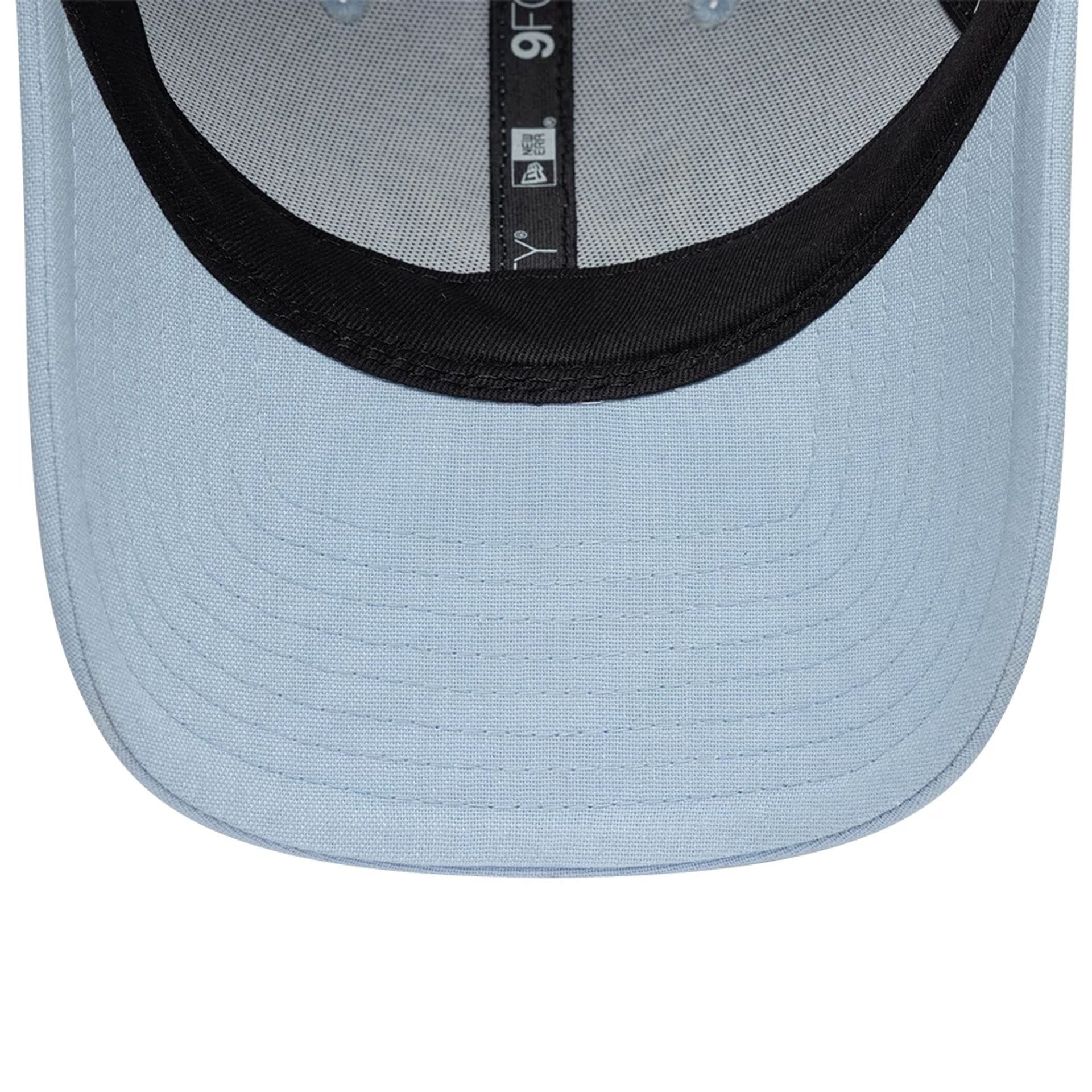 Pictured is this New Wave Linen Atlassian Williams F1 Team 9FORTY cap in pastel blue. 6