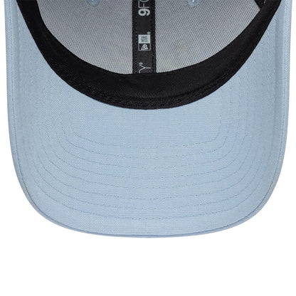 Pictured is this New Wave Linen Atlassian Williams F1 Team 9FORTY cap in pastel blue. 6