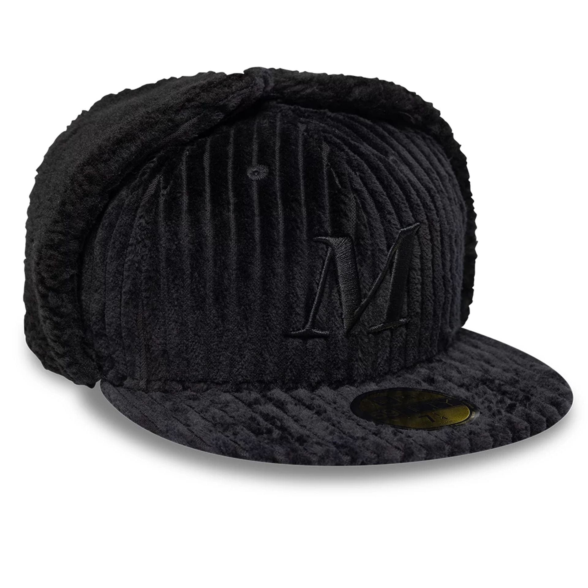 Pictured is this Mains X New Era Cord Dogear 59FIFTY Fitted cap in black. 5
