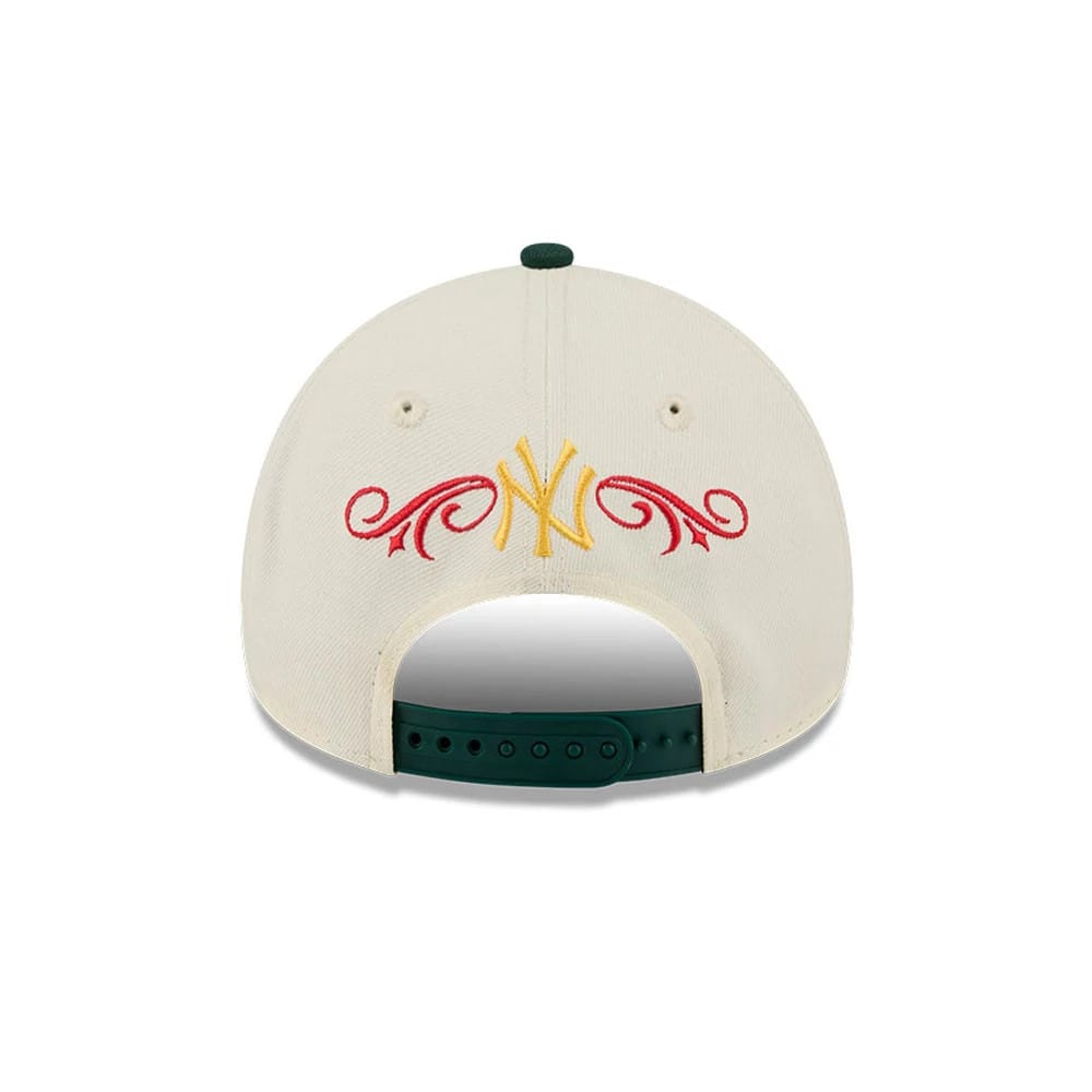 Pictured is this MLB Cinco De Mayo New York Yankees 9FORTY A-Frame Adjustable cap in cream & green. 6