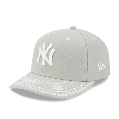 Pictured is this MLB Fathers Day New York Yankees 59FIFTY Fitted cap in pastel green. 4