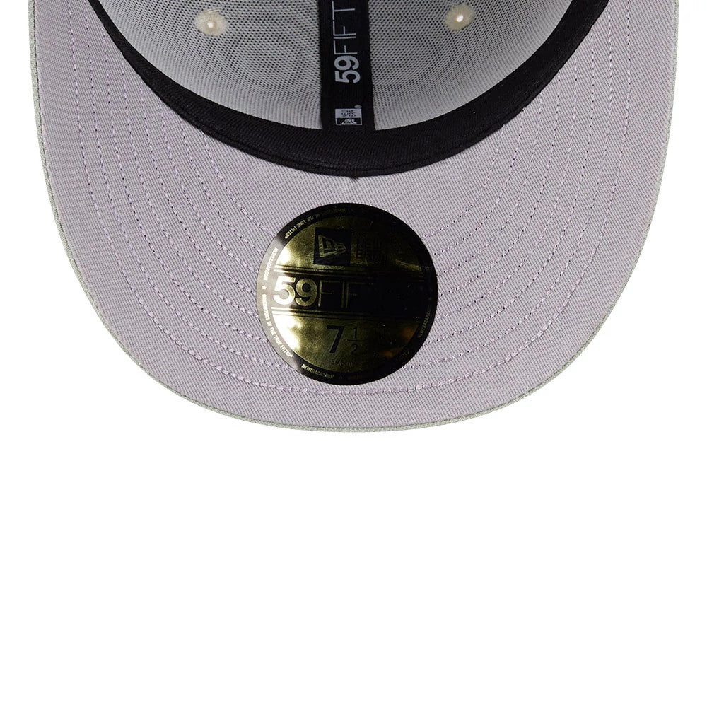 Pictured is this MLB Fathers Day New York Yankees 59FIFTY Fitted cap in pastel green. 3