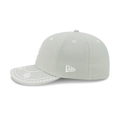 Pictured is this MLB Fathers Day Chicago White Sox 59FIFTY Fitted cap in pastel green. 6