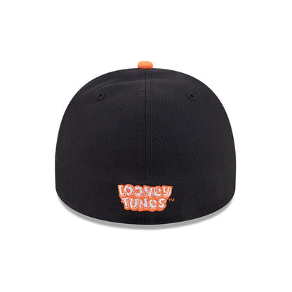 Pictured is this Looney Tunes Chasin Carrots Bugs Bunny 59FIFTY A-Frame Fitted cap in black & orange. 7