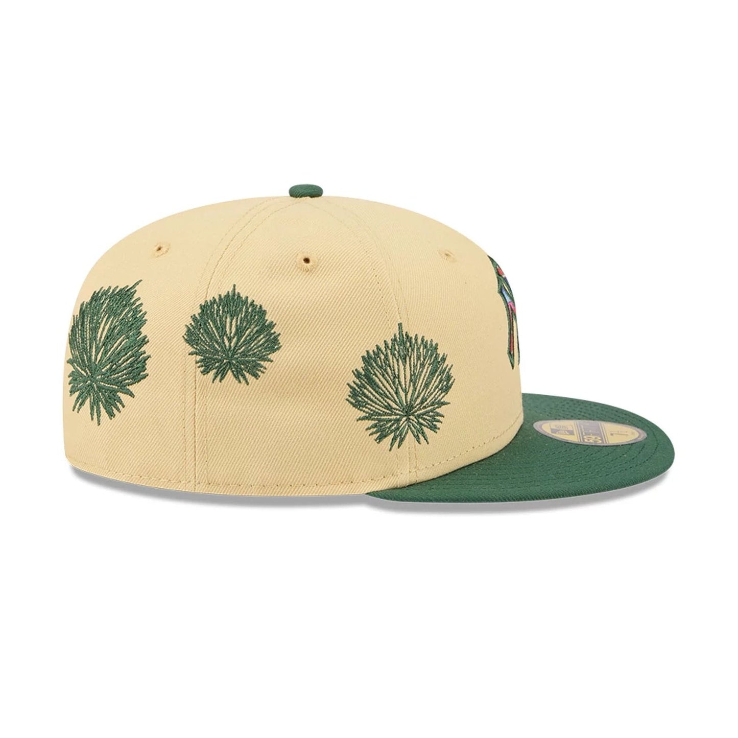 Pictured is this MLB Agave 2Tone New York Yankees 59FIFTY Fitted cap in light beige. 5