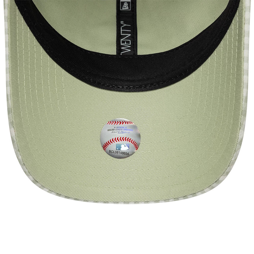 Atlanta Braves MLB Gingham Bowback Pastel Green New Era 9TWENTY Adjustable Cap, inside view showing the green undervisor with a black sweatband, black taping with 9TWENTY branding, and a round holographic sticker on the centre.