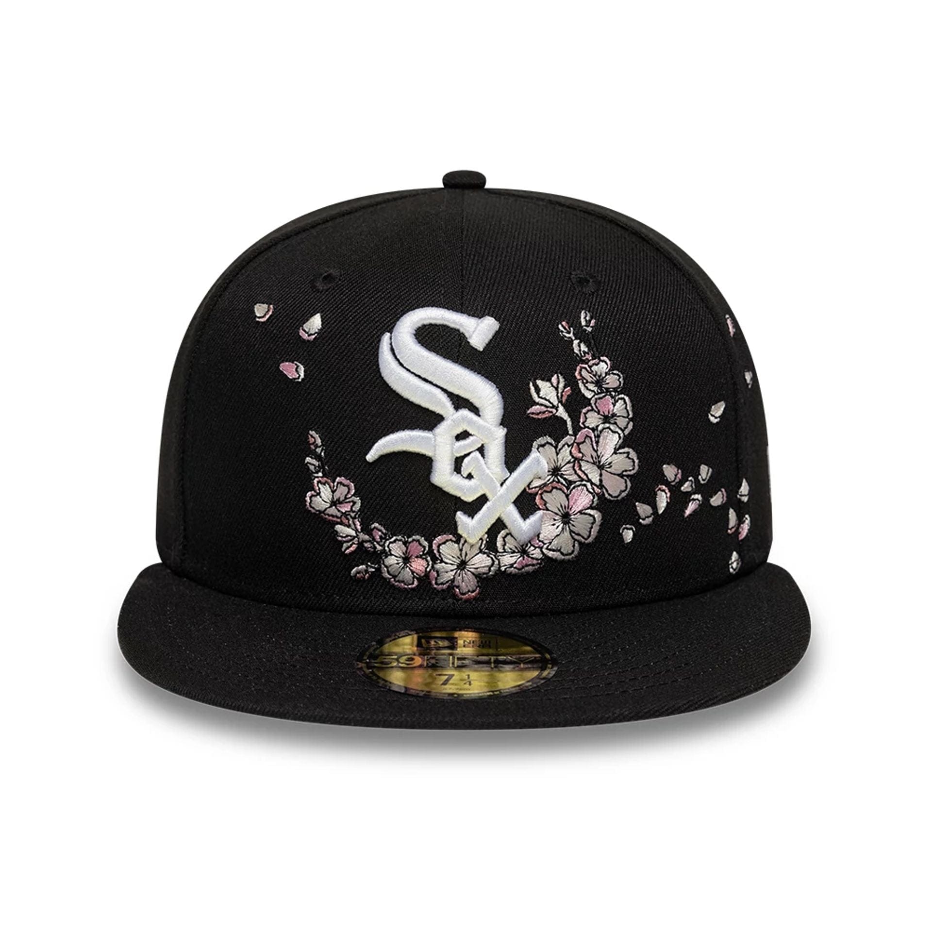 Pictured is this MLB Cherry Blossom Chicago White Sox 59FIFTY Fitted cap in black. 3