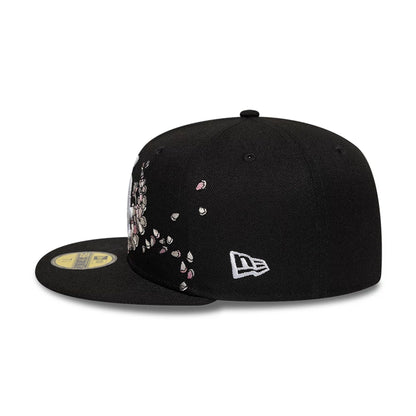 Pictured is this MLB Cherry Blossom Chicago White Sox 59FIFTY Fitted cap in black. 6