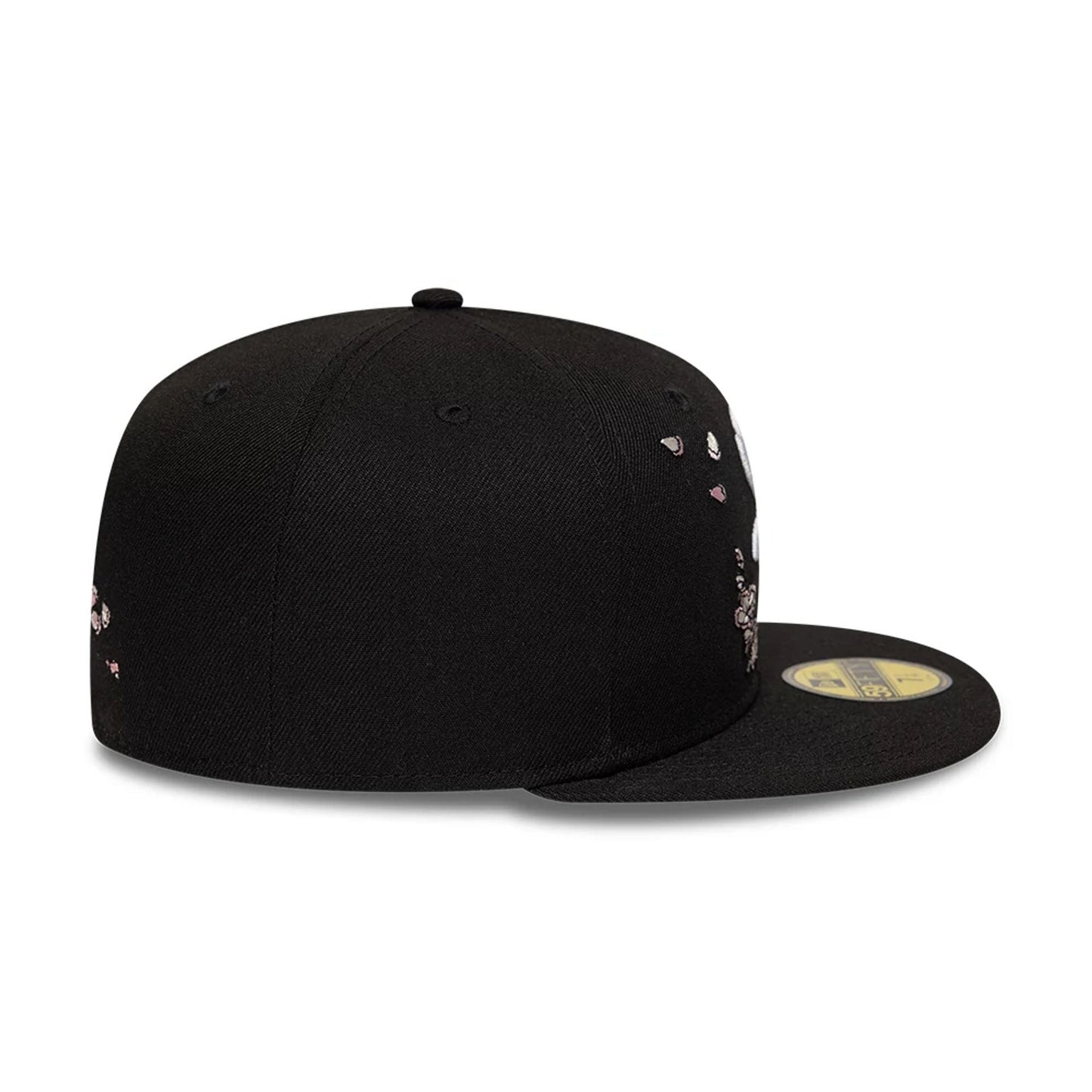 Pictured is this MLB Cherry Blossom Chicago White Sox 59FIFTY Fitted cap in black. 7