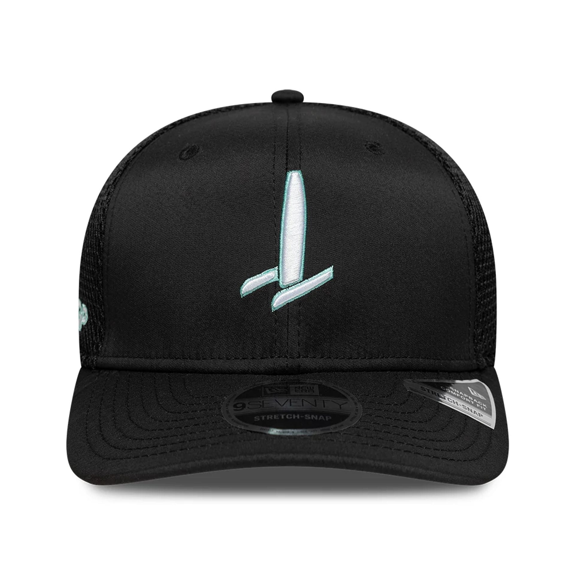Pictured is this Catamaran Sail GP 9SEVENTY Stretch Snap cap in black. 2