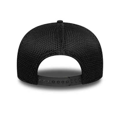 Pictured is this Catamaran Sail GP 9SEVENTY Stretch Snap cap in black. 4