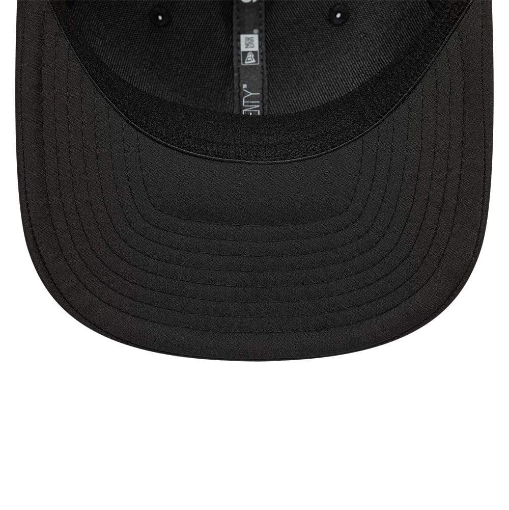 Pictured is this Catamaran Sail GP 9SEVENTY Stretch Snap cap in black. 5