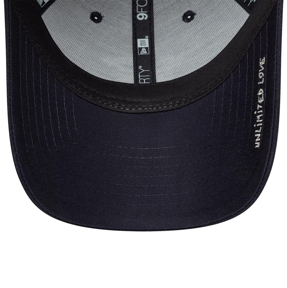 Pictured is this New Era X Zadig & Voltaire Resort 9FORTY Adjustable cap in navy. 5