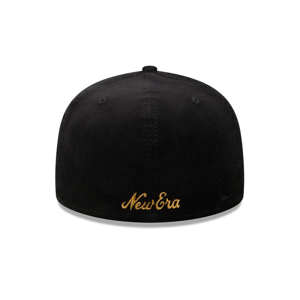 Pictured is this New Era 59FIFTY Day Sidepatch 59FIFTY Fitted cap in black. 7