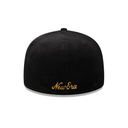 Pictured is this New Era 59FIFTY Day Sidepatch 59FIFTY Fitted cap in black. 7