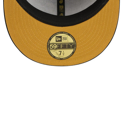 Pictured is this New Era 59FIFTY Day Sidepatch 59FIFTY Fitted cap in black. 2