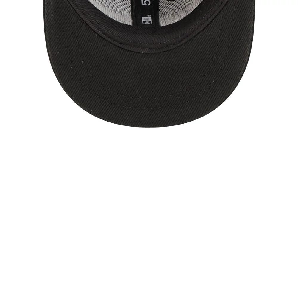 Pictured is this New Era 59FIFTY Day Mini 59FIFTY Fitted cap in black. 7