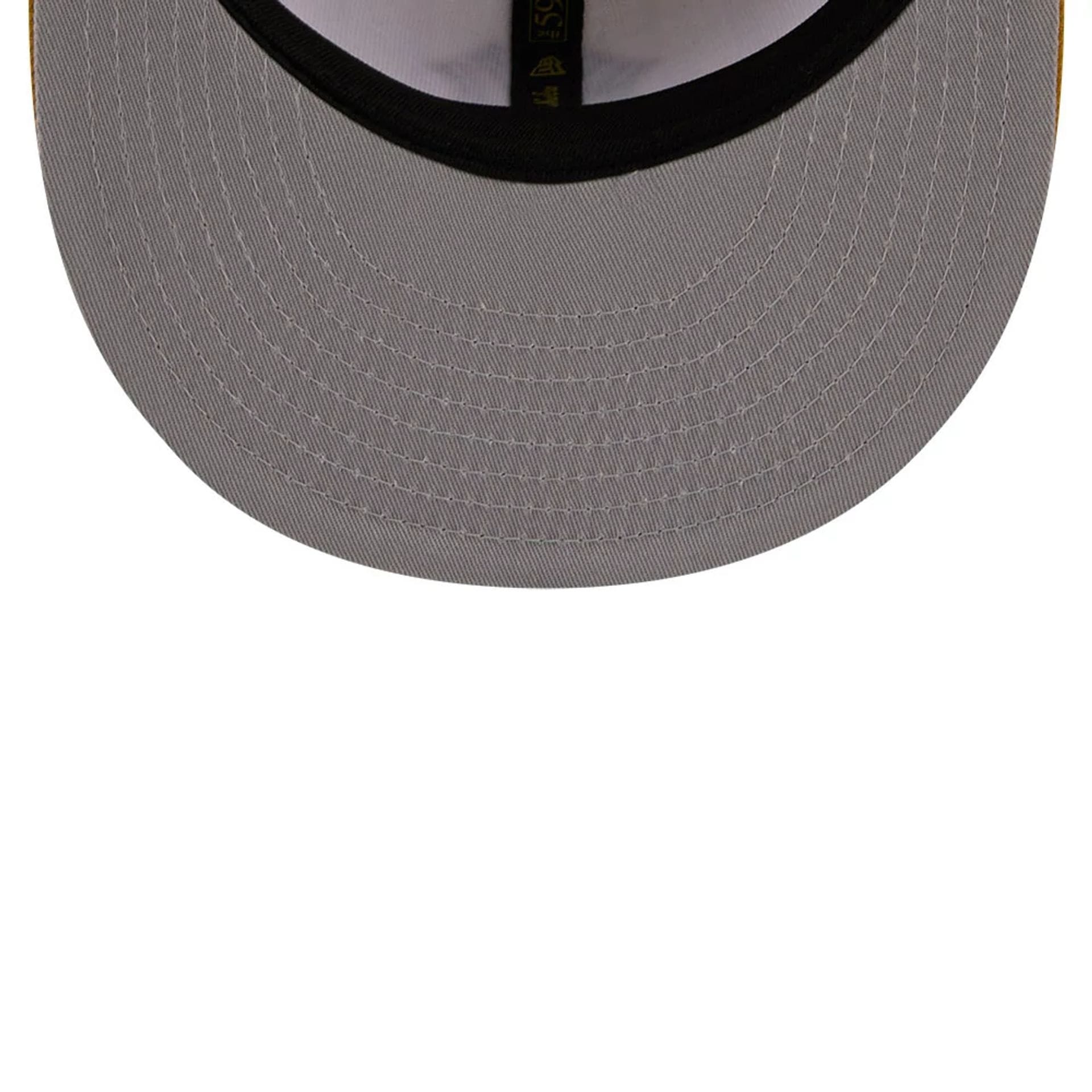 Pictured is this MLB 59FIFTY Day New York Yankees 59FIFTY Fitted cap in white. 2