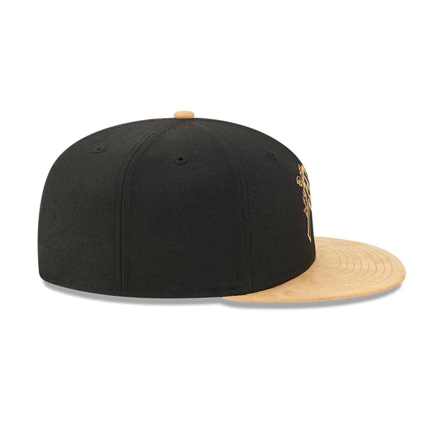 Pictured is this MLB 59FIFTY Day Fauna New York Yankees 59FIFTY Fitted cap in black. 6
