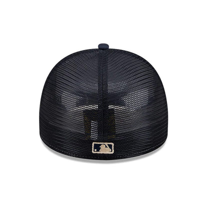 Pictured is this MLB 59FIFTY Day New York Yankees 59FIFTY A-Frame Fitted cap in navy. 7