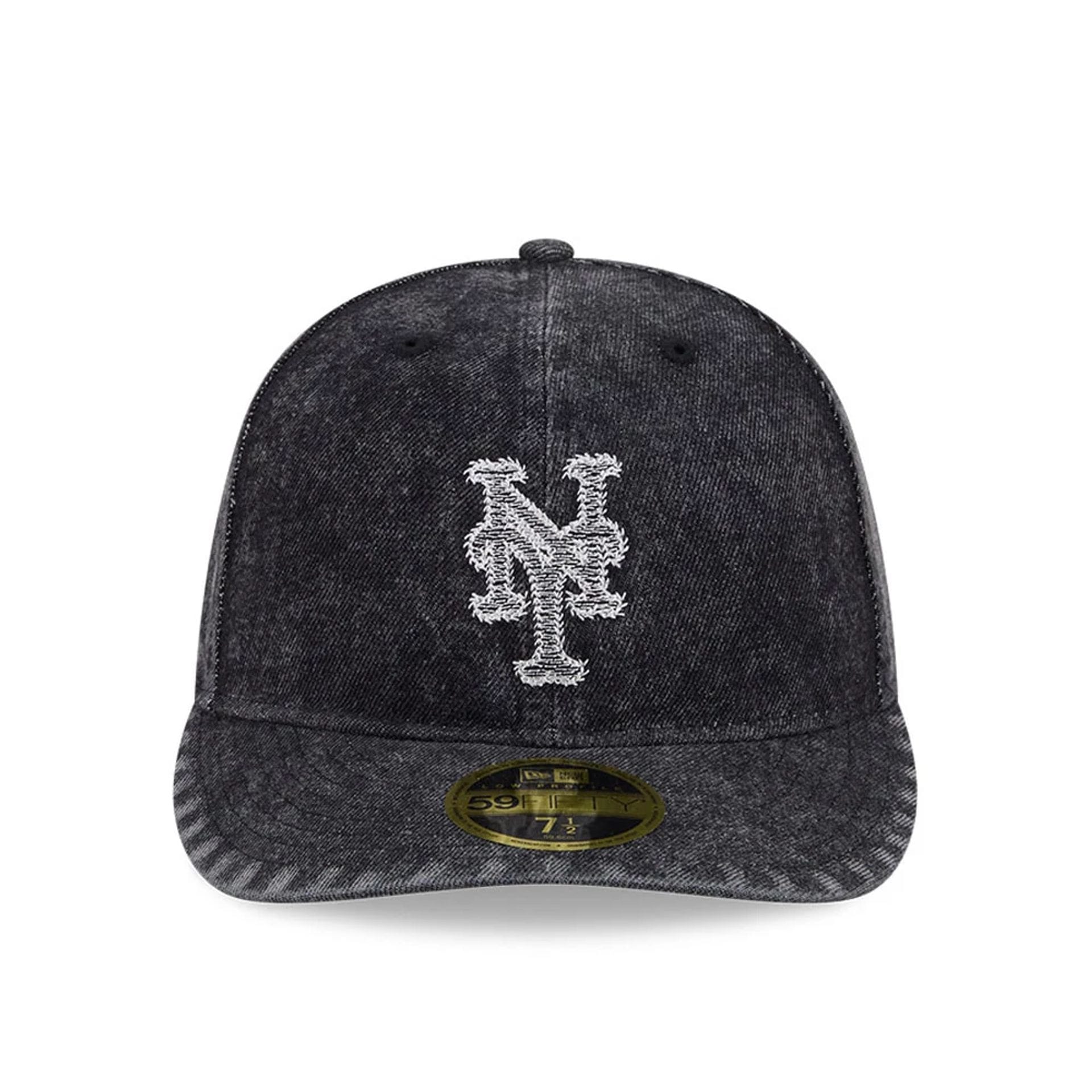 Pictured is this MLB 59FIFTY Day New York Mets Low Profile 59FIFTY Fitted cap in black. 3