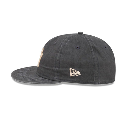 Pictured is this MLB 59FIFTY Day New York Yankees Retro Crown 59FIFTY Fitted cap in black. 5