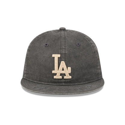 Pictured is this MLB 59FIFTY Day LA Dodgers Retro Crown 59FIFTY Fitted cap in black. 3