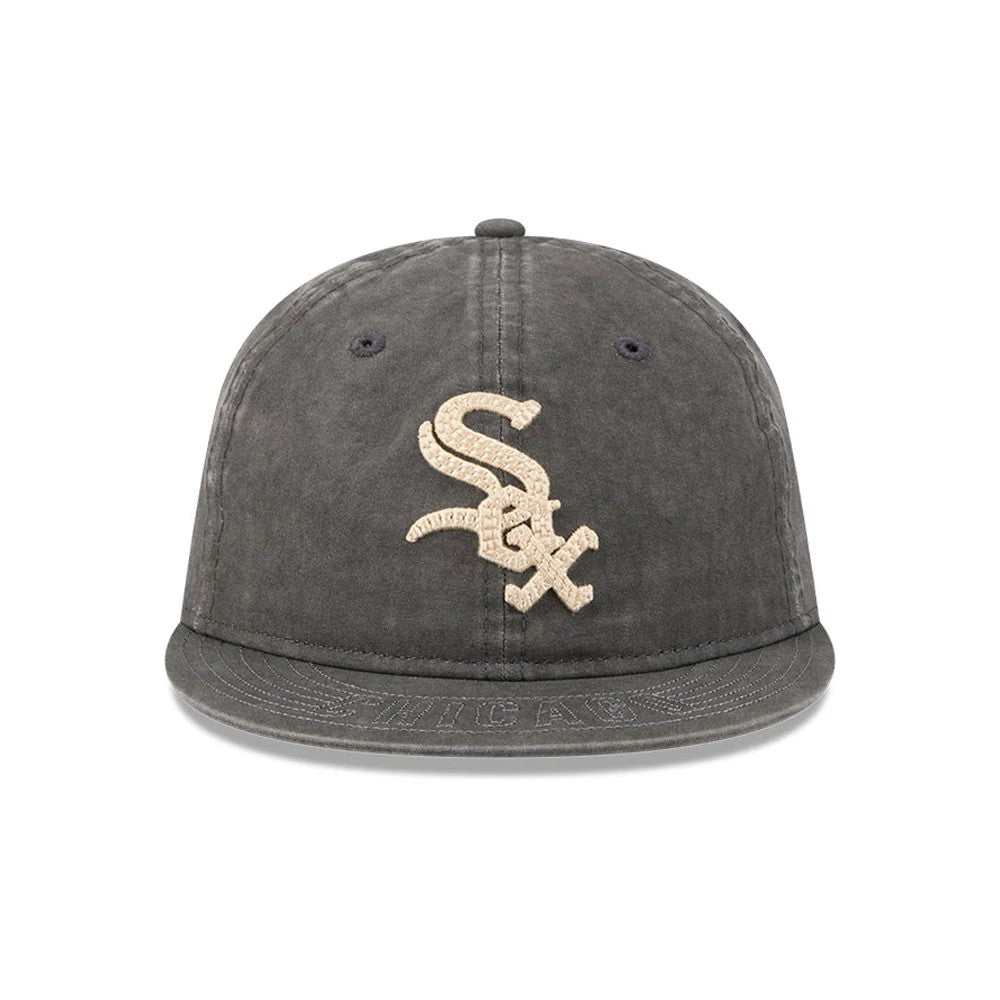 Pictured is this MLB 59FIFTY Day Chicago White Sox Retro Crown 59FIFTY Fitted cap in black. 3