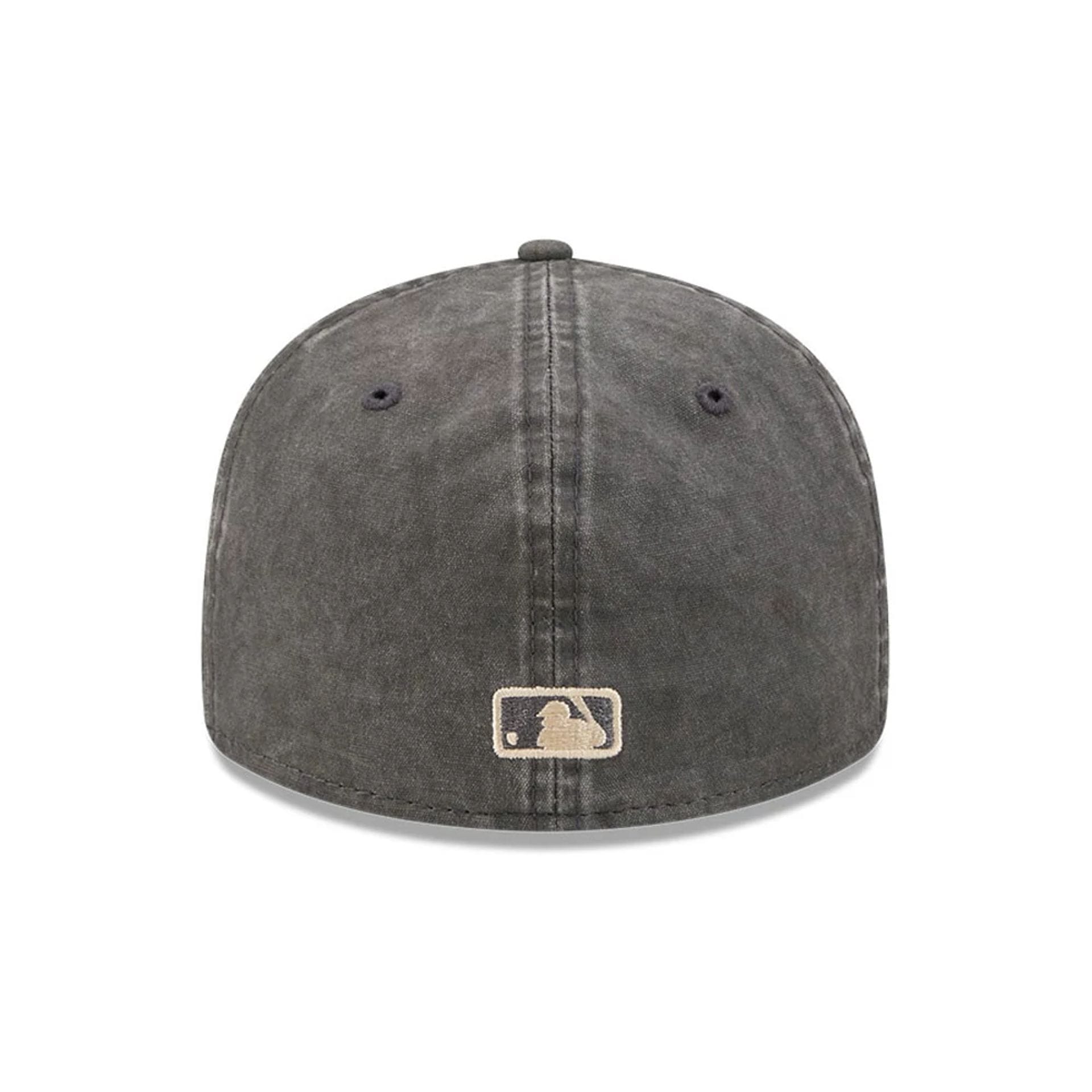 Pictured is this MLB 59FIFTY Day Chicago White Sox Retro Crown 59FIFTY Fitted cap in black. 6