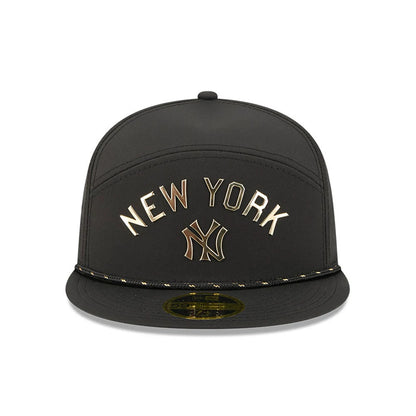 Pictured is this MLB 59FIFTY Day New York Yankees Split Panel 59FIFTY Fitted cap in black. 3