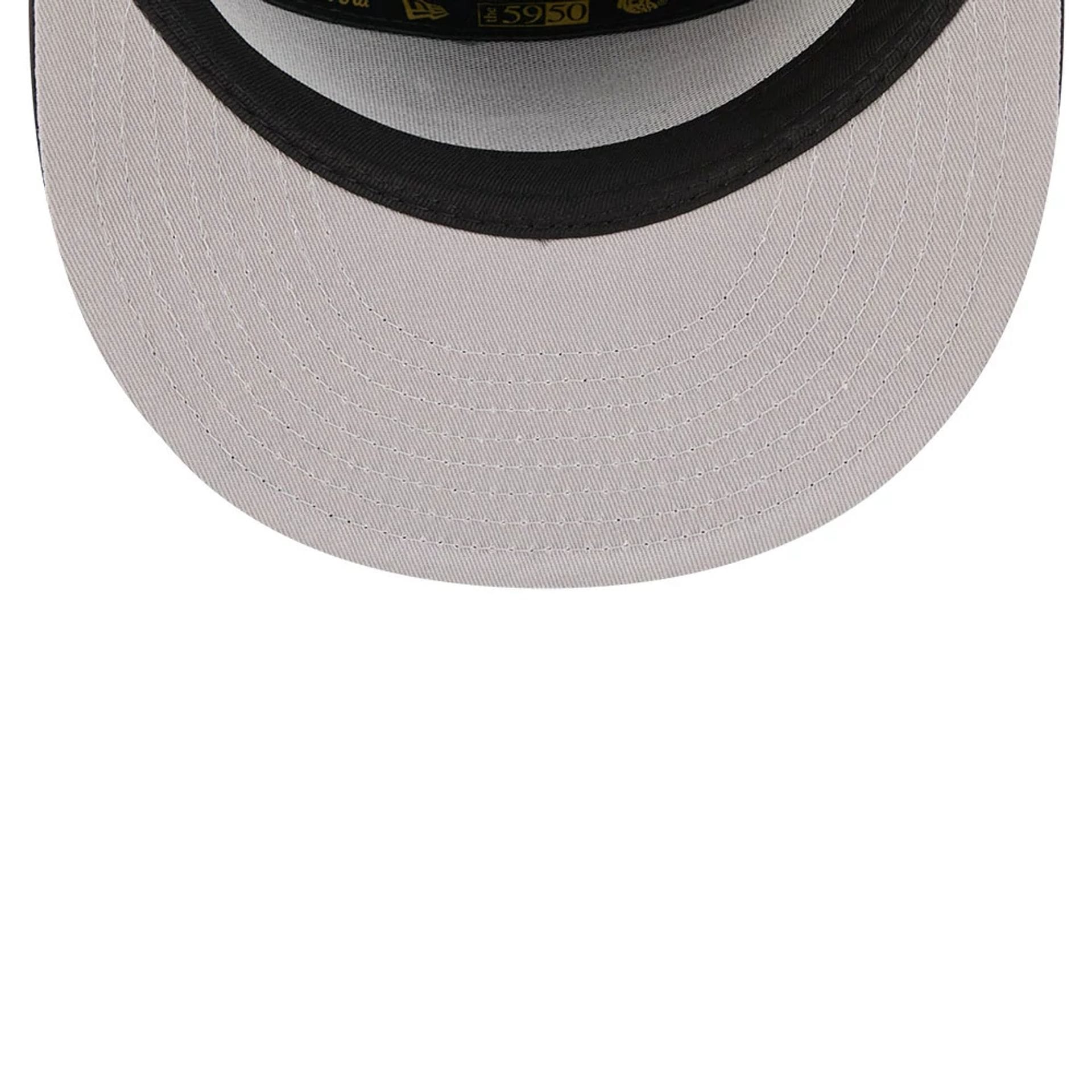 Pictured is this MLB 59FIFTY Day Chicago White Sox Split Panel 59FIFTY Fitted cap in black. 2