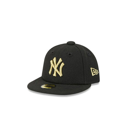 Pictured is this MLB 59FIFTY Day New York Yankees Mini 59FIFTY Fitted cap in black. 1