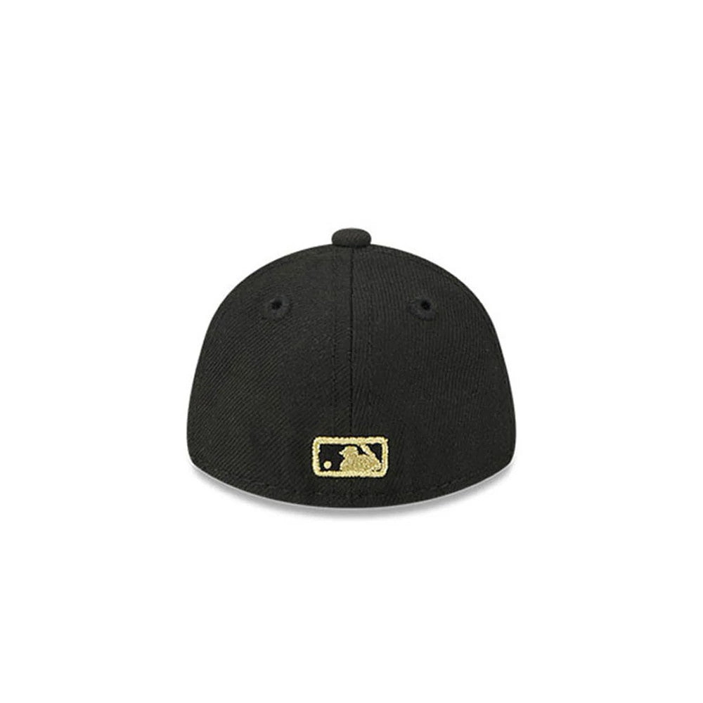 Pictured is this MLB 59FIFTY Day Chicago White Sox Mini 59FIFTY Fitted cap in black. 4