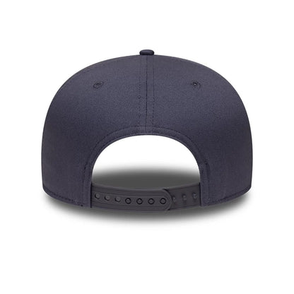 Pictured is this MLB League Essential New York Yankees 9FIFTY Snapback cap in dark grey. 4
