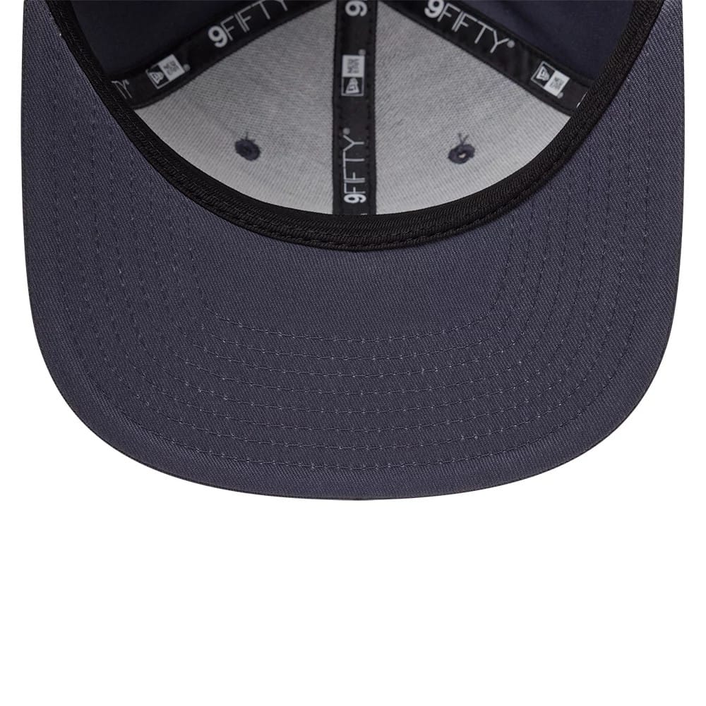 Pictured is this MLB League Essential New York Yankees 9FIFTY Snapback cap in grey. 5
