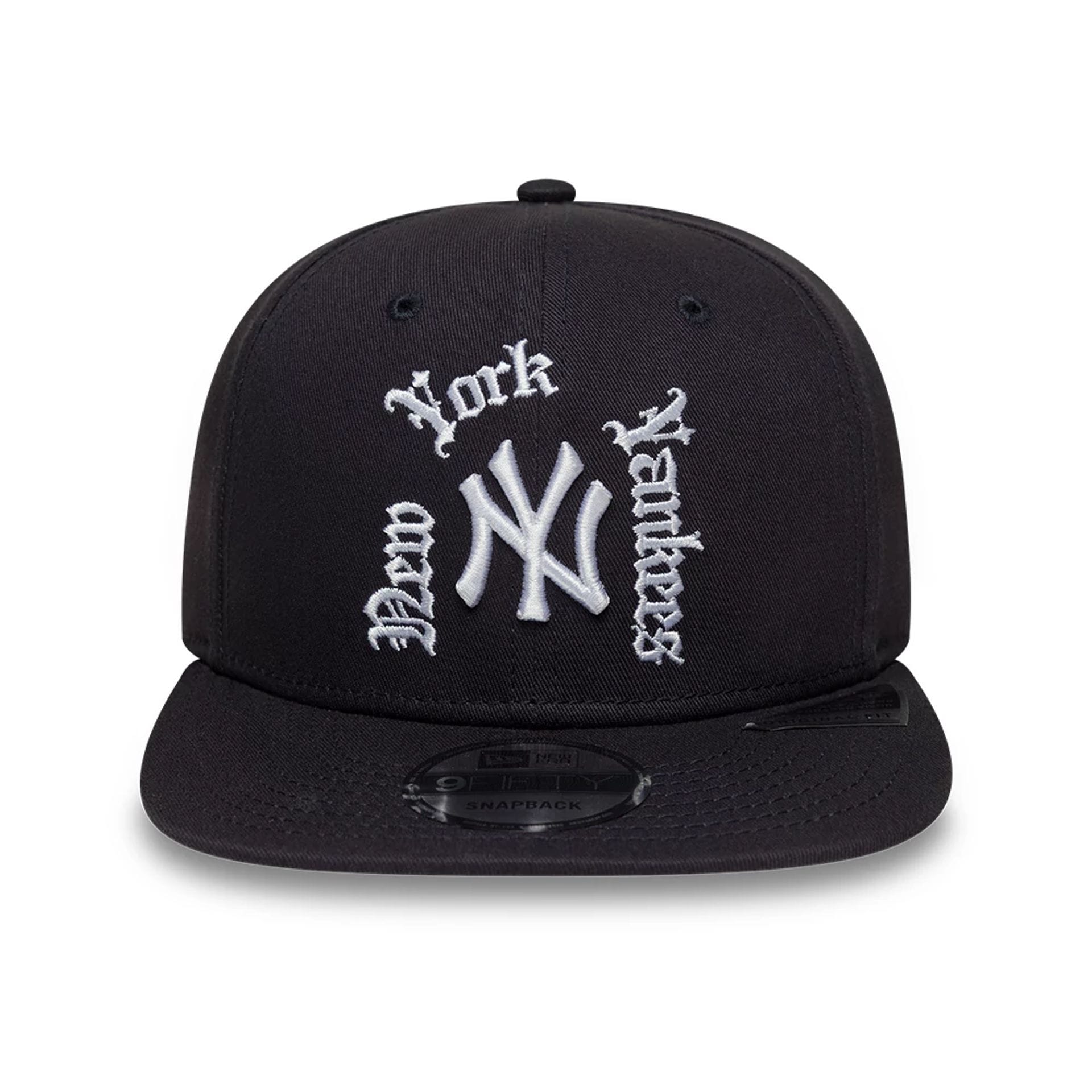 Pictured is this MLB New York Yankees 9FIFTY Snapback cap in navy. 2