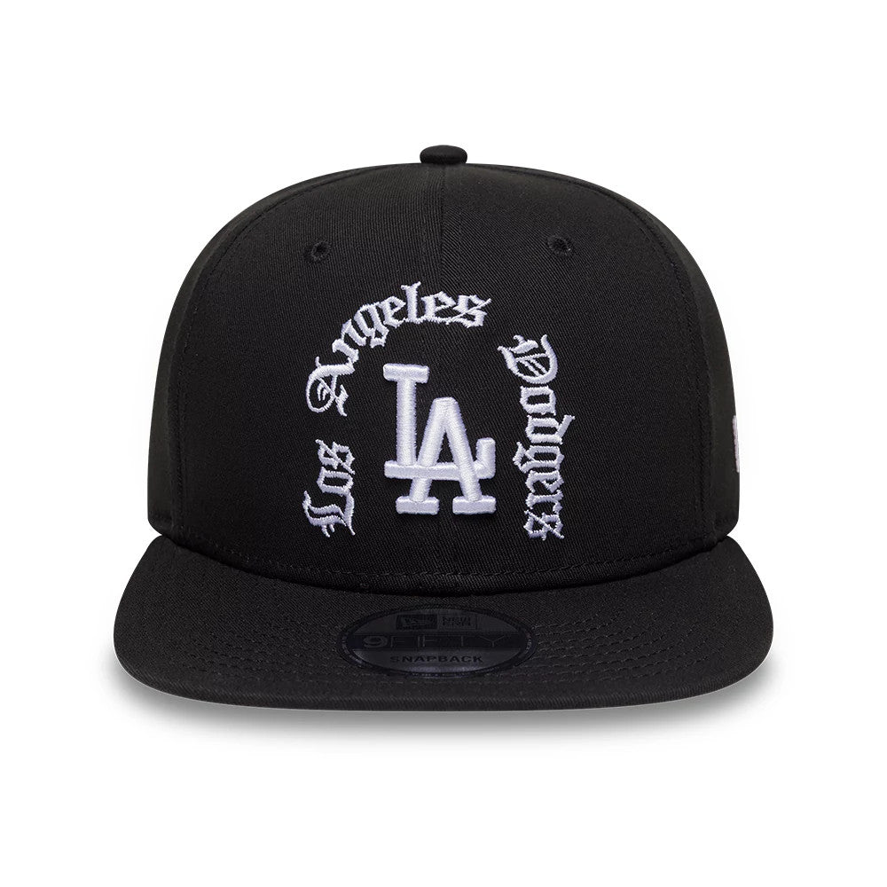 LA Dodgers MLB Black New Era 9FIFTY Snapback Adjustable Cap, front view showing the white embroidered LA logo on the structured black crown, flanked by Los Angeles Dodgers lettering, with a black flat visor and 9FIFTY size sticker.