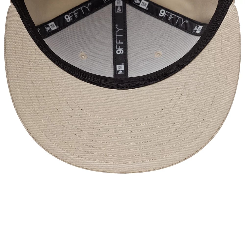 Pictured is this MLB Outdoor Icon New York Yankees 9FIFTY Snapback cap in light beige. 5