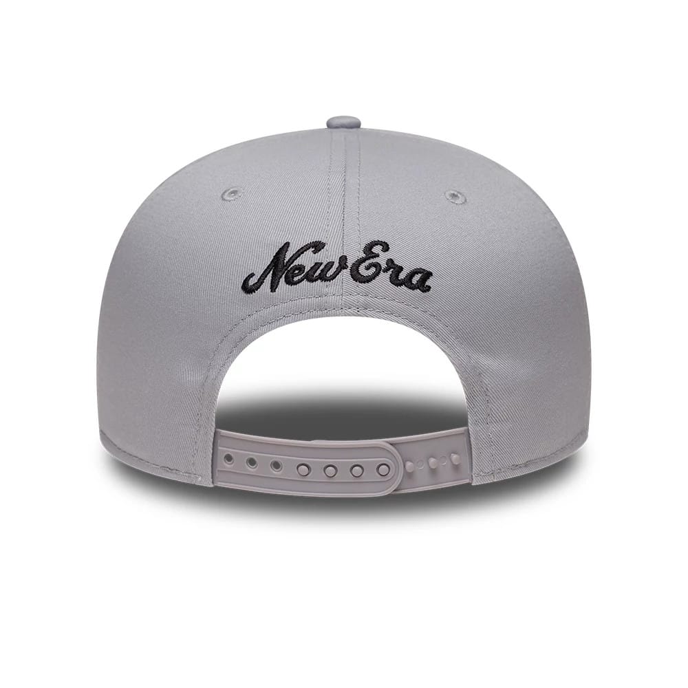Pictured is this MLB Outdoor Icon LA Dodgers 9FIFTY Snapback cap in grey. 4