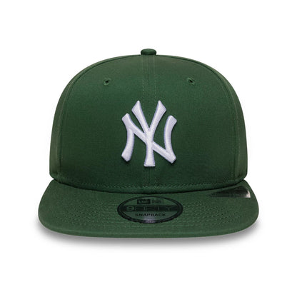 Pictured is this MLB League Essential New York Yankees 9FIFTY Snapback cap in dark green. 2