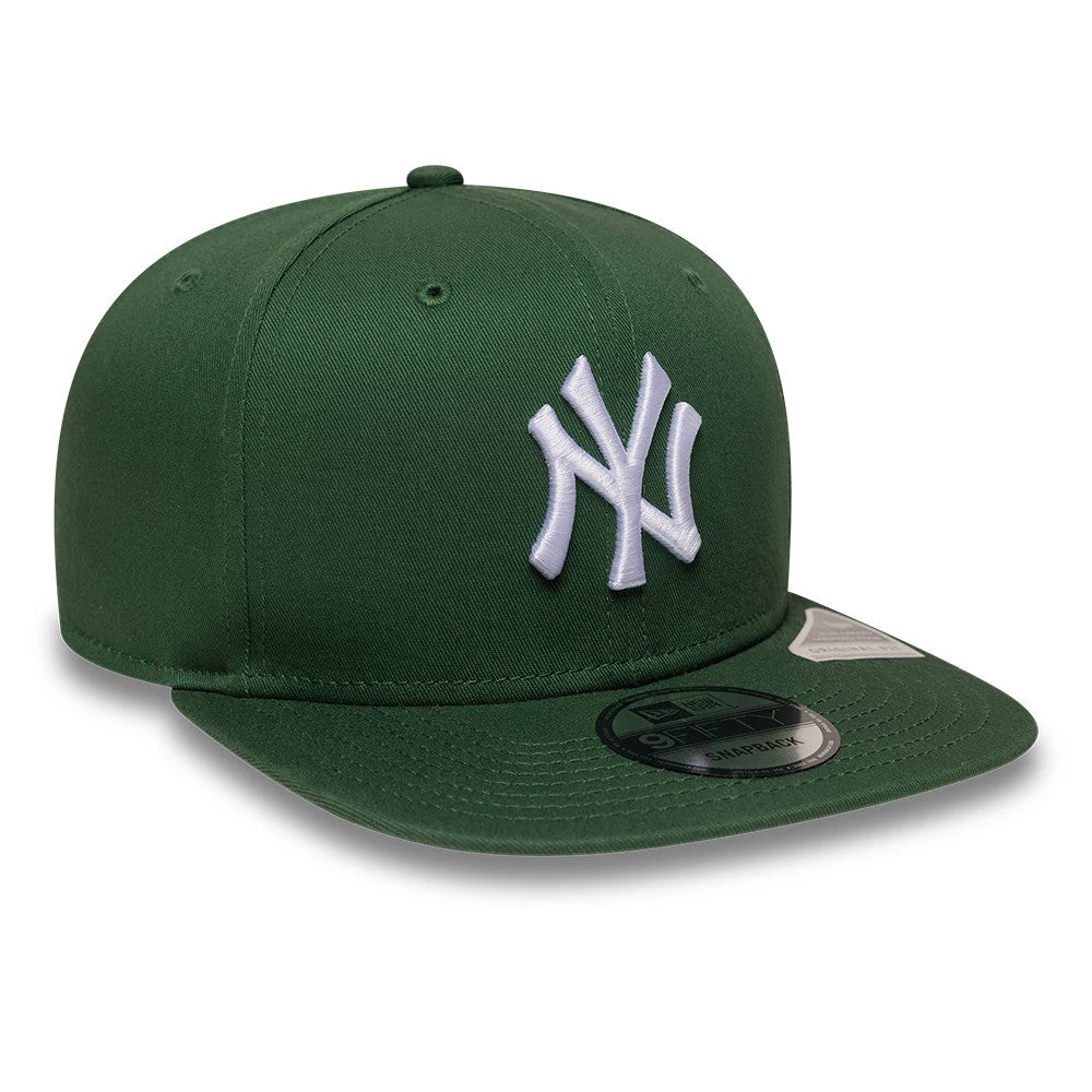 Pictured is this MLB League Essential New York Yankees 9FIFTY Snapback cap in dark green. 3