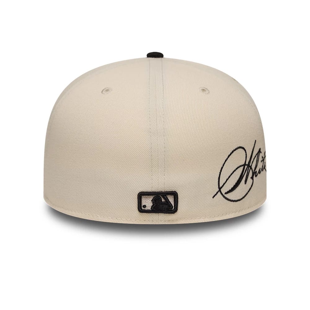 Pictured is this MLB Side Script Chicago White Sox 59FIFTY Fitted cap in Cream. 5