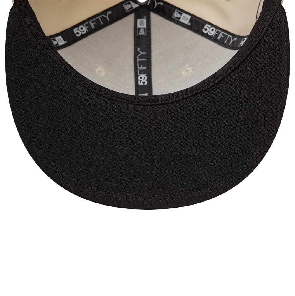 Pictured is this MLB Side Script Chicago White Sox 59FIFTY Fitted cap in Cream. 6