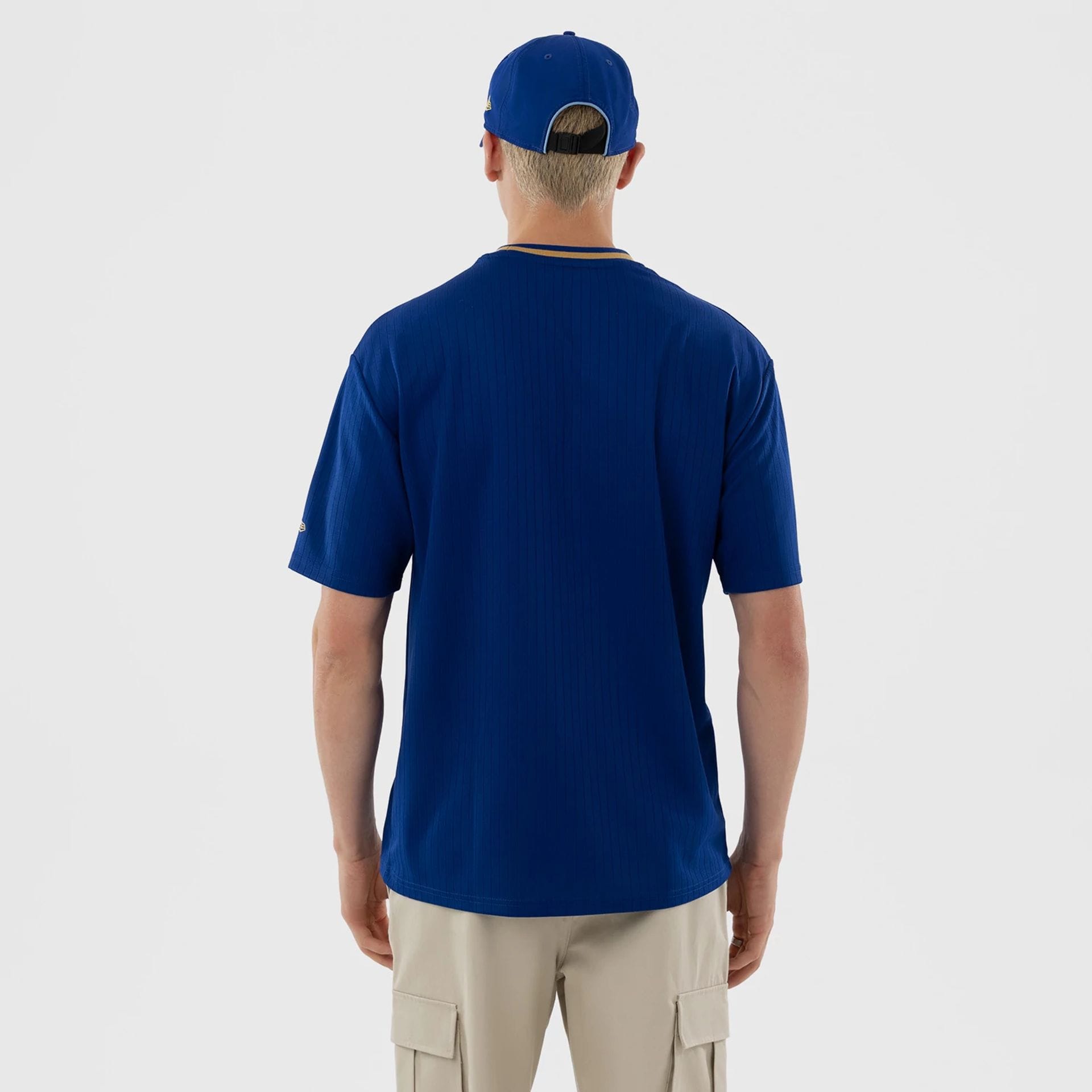The model is wearing this MLB Kansas City Royals T-Shirt in blue. 2